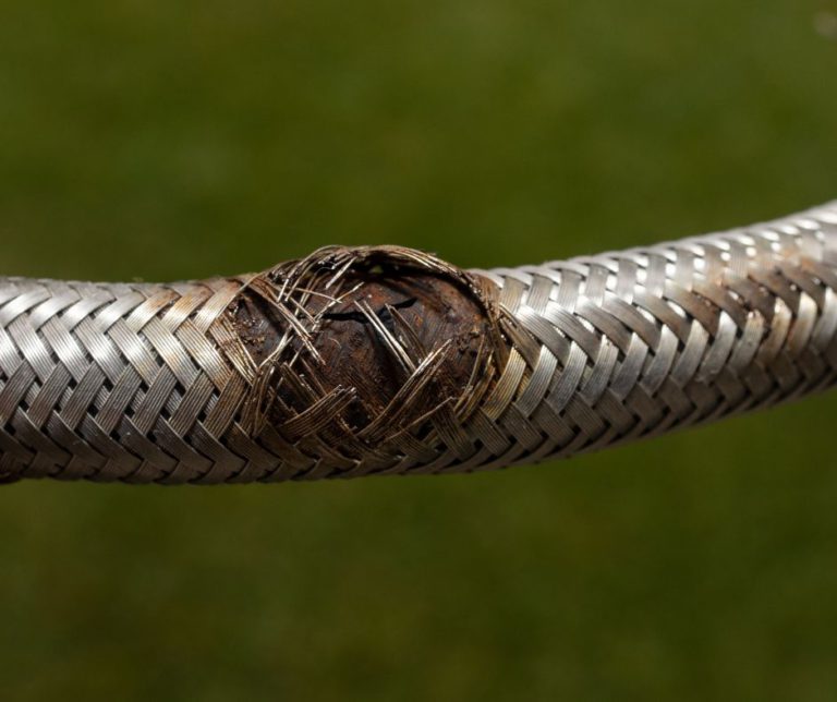 Emergency Plumber Tips for Burst Pipes and Flexi Hoses