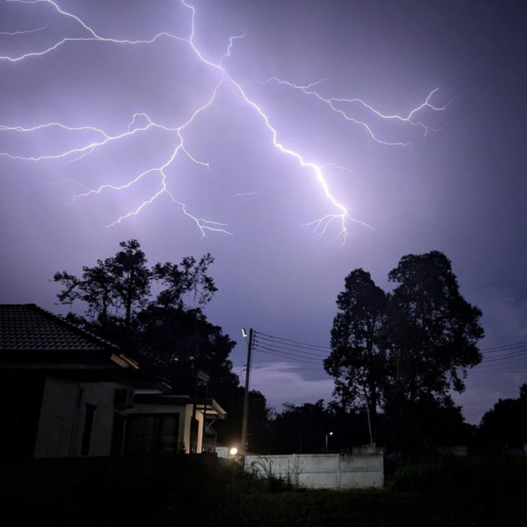 Metal Roofs and Lightning: Aerials and Starlink Insights